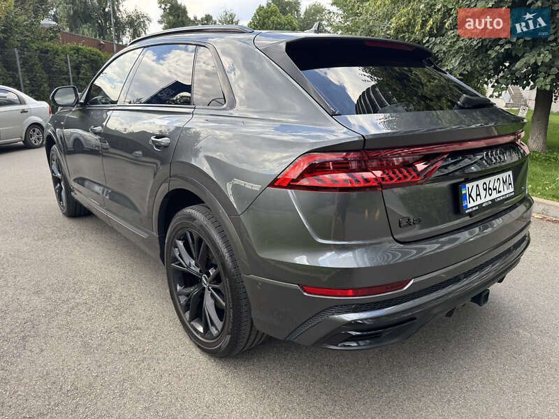 Внедорожник / Кроссовер Audi Q8 2021 в Киеве