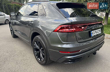 Внедорожник / Кроссовер Audi Q8 2021 в 