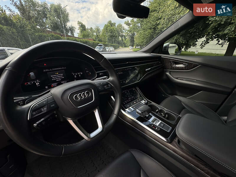 Внедорожник / Кроссовер Audi Q8 2021 в Киеве