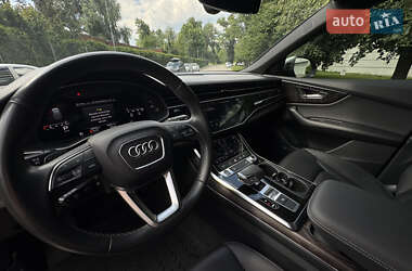 Внедорожник / Кроссовер Audi Q8 2021 в 
