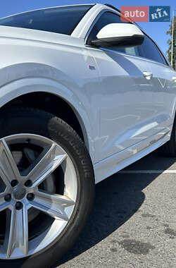 Внедорожник / Кроссовер Audi Q8 2019 в 