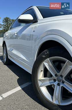 Внедорожник / Кроссовер Audi Q8 2019 в 