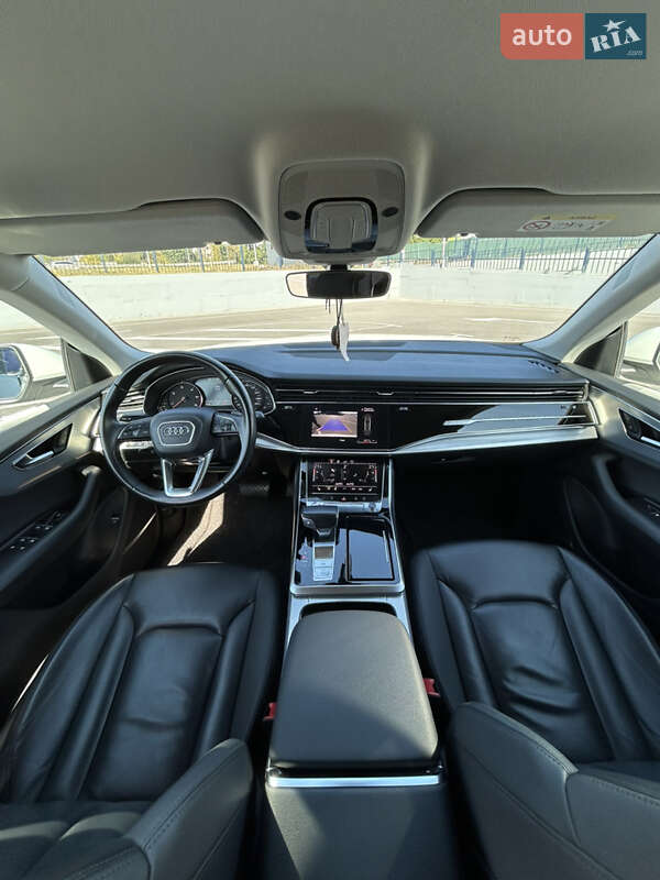 Внедорожник / Кроссовер Audi Q8 2019 в Полтаве