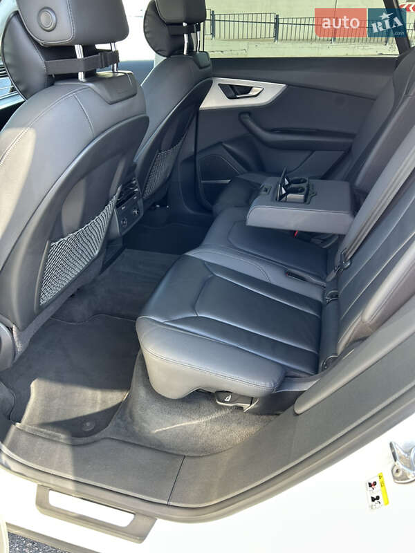 Внедорожник / Кроссовер Audi Q8 2019 в Полтаве