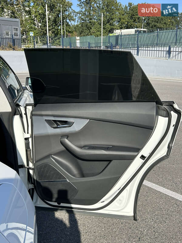 Внедорожник / Кроссовер Audi Q8 2019 в Полтаве