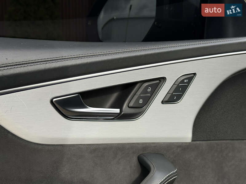 Внедорожник / Кроссовер Audi Q8 2020 в Тернополе