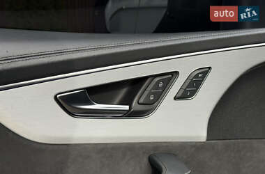 Внедорожник / Кроссовер Audi Q8 2020 в 