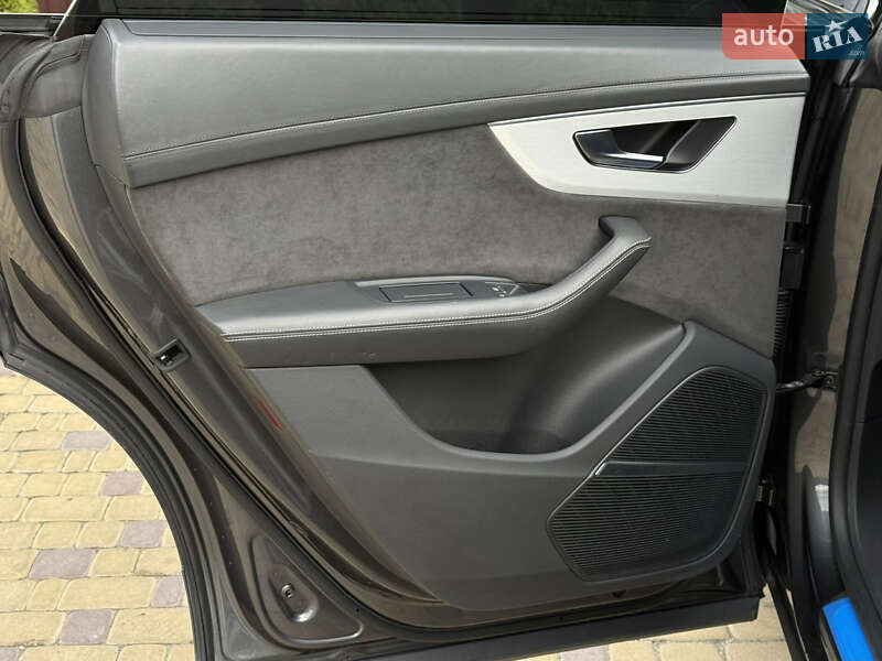Внедорожник / Кроссовер Audi Q8 2020 в Тернополе