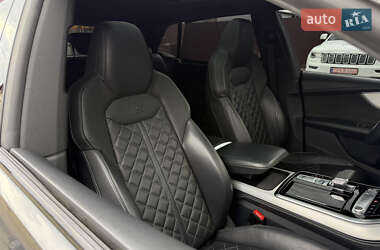Внедорожник / Кроссовер Audi Q8 2020 в 