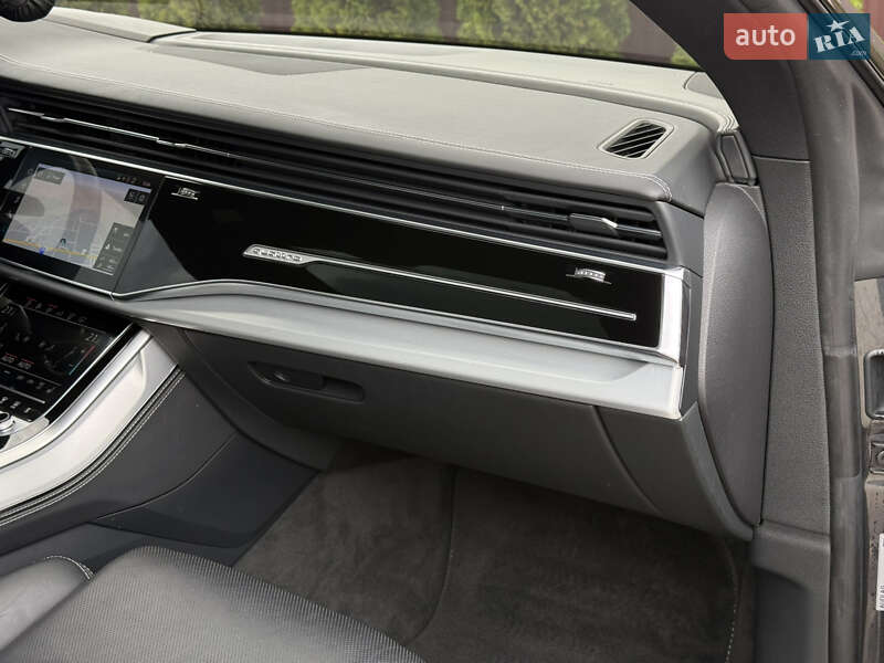 Внедорожник / Кроссовер Audi Q8 2020 в Тернополе