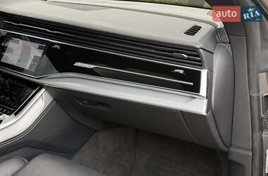 Внедорожник / Кроссовер Audi Q8 2020 в 