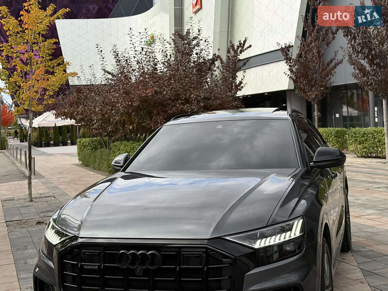 Внедорожник / Кроссовер Audi Q8 2019 в Киеве