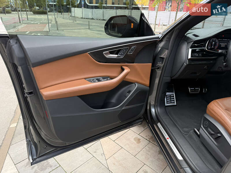 Внедорожник / Кроссовер Audi Q8 2019 в Киеве