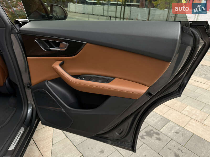 Внедорожник / Кроссовер Audi Q8 2019 в Киеве