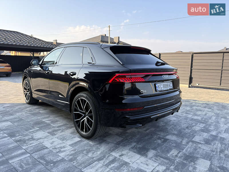 Позашляховик / Кросовер Audi Q8 2018 в Луцьку