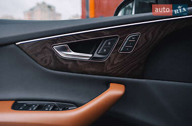 Внедорожник / Кроссовер Audi Q8 2018 в 