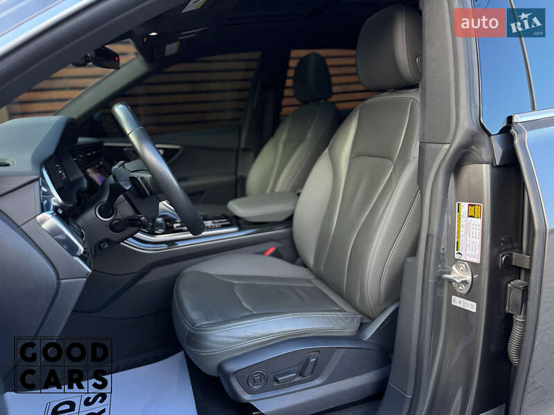 Внедорожник / Кроссовер Audi Q8 2019 в Одессе