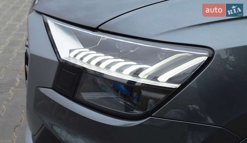 Позашляховик / Кросовер Audi Q8 2019 в Одесі