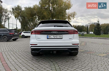 Внедорожник / Кроссовер Audi Q8 2020 в 