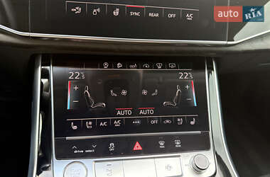 Внедорожник / Кроссовер Audi Q8 2020 в 