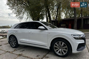 Позашляховик / Кросовер Audi Q8 2019 в 