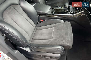 Позашляховик / Кросовер Audi Q8 2019 в 
