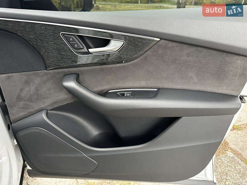 Внедорожник / Кроссовер Audi Q8 2019 в Киеве фото 39 Внедорожник / Кроссовер Audi Q8 2019 в Киеве