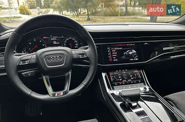 Позашляховик / Кросовер Audi Q8 2019 в 