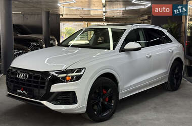 Позашляховик / Кросовер Audi Q8 2019 в 