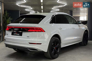 Позашляховик / Кросовер Audi Q8 2019 в 