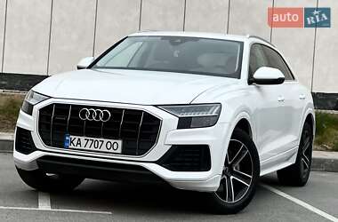 Позашляховик / Кросовер Audi Q8 2023 в 