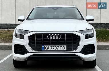 Позашляховик / Кросовер Audi Q8 2023 в 