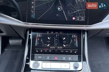 Позашляховик / Кросовер Audi Q8 2023 в 