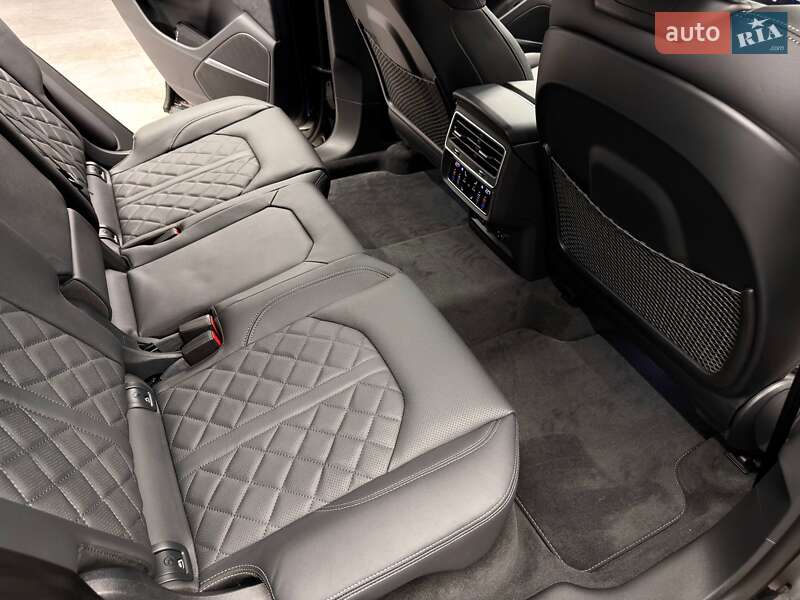 Позашляховик / Кросовер Audi Q8 2025 в Києві