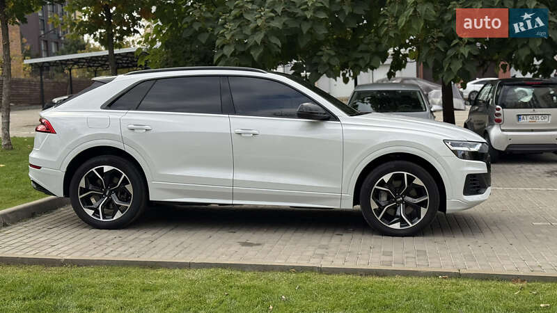 Внедорожник / Кроссовер Audi Q8 2019 в Киеве