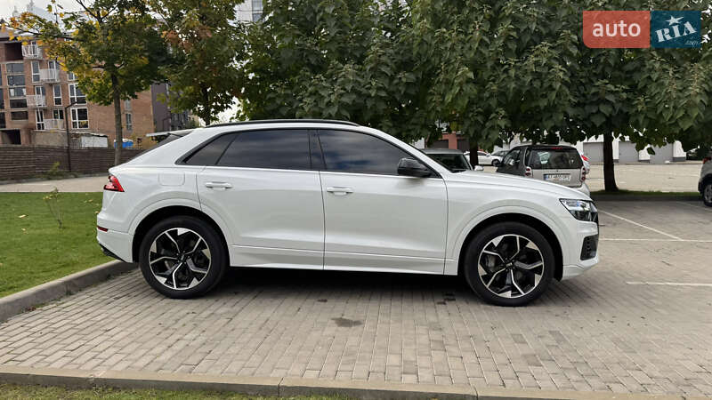Внедорожник / Кроссовер Audi Q8 2019 в Киеве