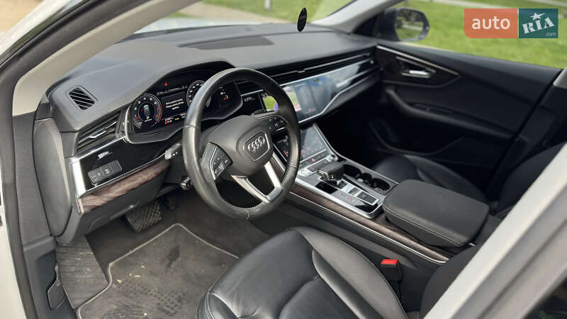 Внедорожник / Кроссовер Audi Q8 2019 в Киеве