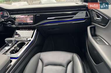 Позашляховик / Кросовер Audi Q8 2019 в 