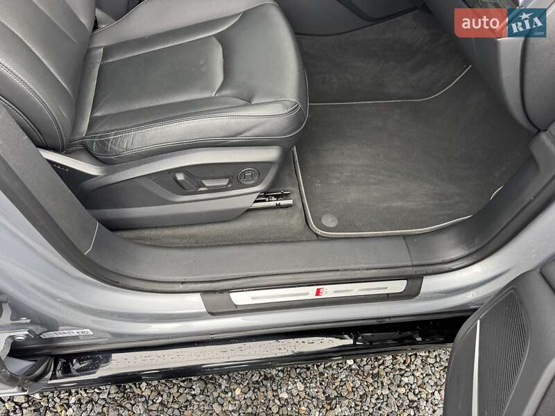 Внедорожник / Кроссовер Audi Q8 2019 в Тернополе