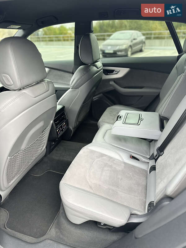 Позашляховик / Кросовер Audi Q8 2020 в Києві фото 23 Позашляховик / Кросовер Audi Q8 2020 в Києві