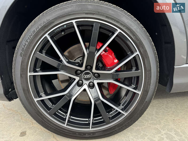 Позашляховик / Кросовер Audi Q8 2021 в Києві