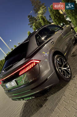 Позашляховик / Кросовер Audi Q8 2018 в  фото 18 Позашляховик / Кросовер Audi Q8 2018 в