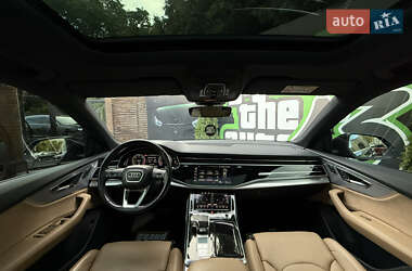 Позашляховик / Кросовер Audi Q8 2021 в 