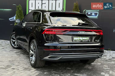 Позашляховик / Кросовер Audi Q8 2021 в 