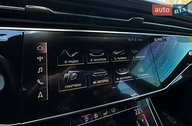 Внедорожник / Кроссовер Audi Q8 2018 в 