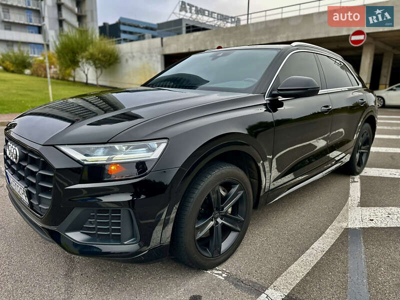Позашляховик / Кросовер Audi Q8 2018 в Києві
