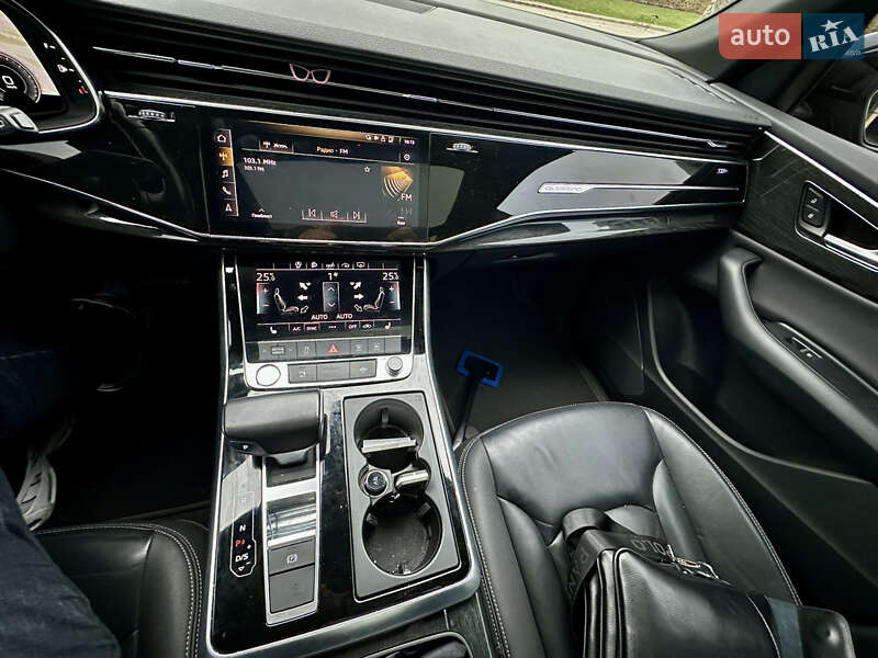 Позашляховик / Кросовер Audi Q8 2018 в Києві