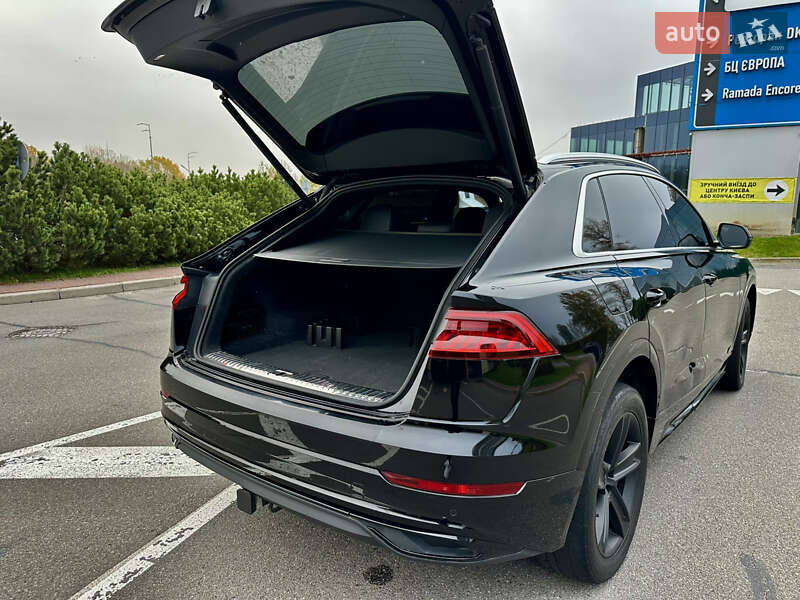 Позашляховик / Кросовер Audi Q8 2018 в Києві