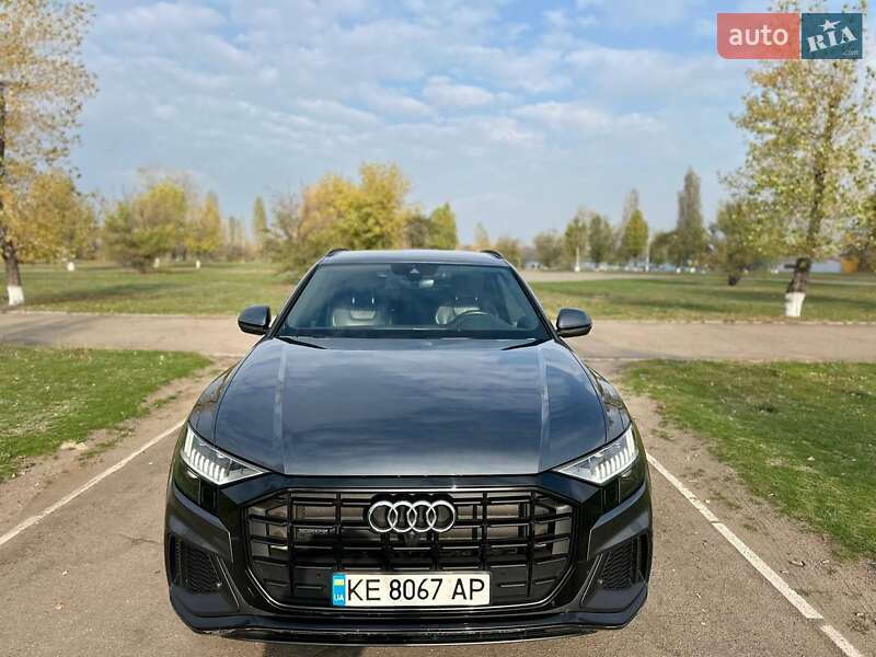 Позашляховик / Кросовер Audi Q8 2021 в  фото Позашляховик / Кросовер Audi Q8 2021 в
