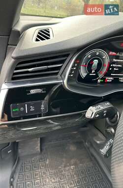 Позашляховик / Кросовер Audi Q8 2021 в  фото 16 Позашляховик / Кросовер Audi Q8 2021 в